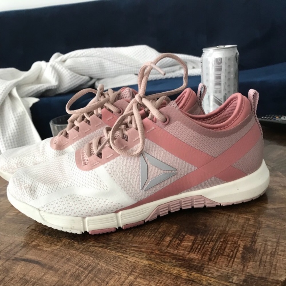 Women’s Reebok “grace” size 9.5